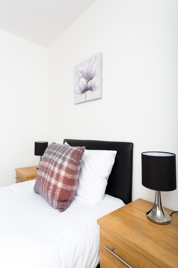Absolute Stays On Essex - Chinatown - Hippodrome - Alexandra Theatre - Bull Ring - The Rep - B'Ham Intl Airport - Free Wifi - Free Parking - Contractors - Corporates Birmingham Exterior foto
