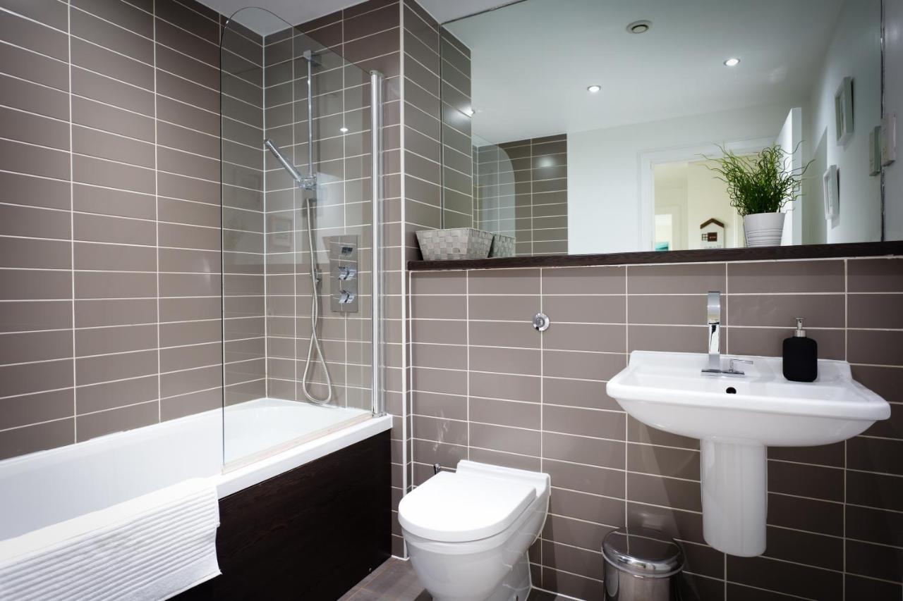Absolute Stays On Essex - Chinatown - Hippodrome - Alexandra Theatre - Bull Ring - The Rep - B'Ham Intl Airport - Free Wifi - Free Parking - Contractors - Corporates Birmingham Exterior foto